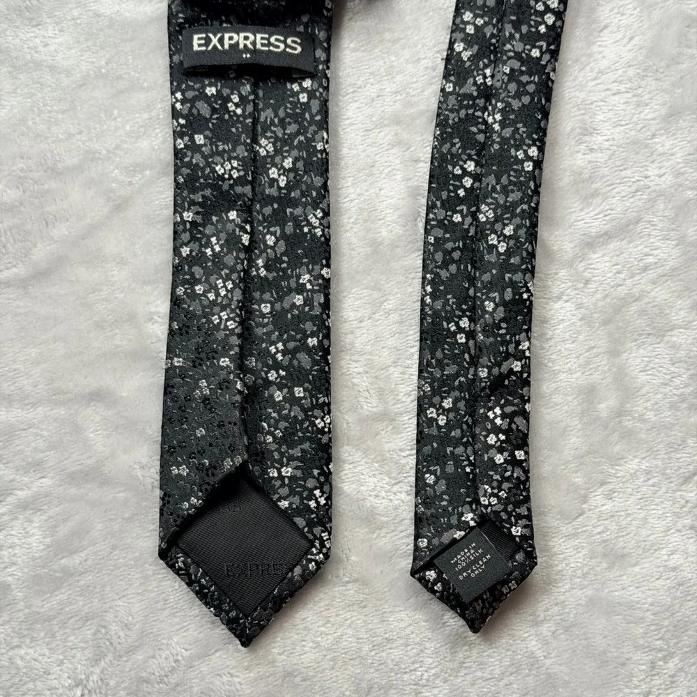 New Express Mens Black Silver Floral Silk Skinny Necktie